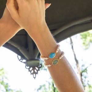 Pulseira em prata de pérolas com centro oval