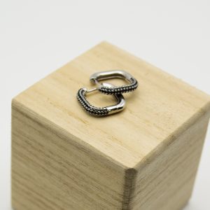 Argolas em prata quadradas com zircónias