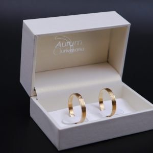 Aliança acetinada com zircónia