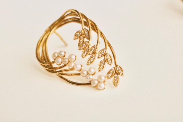 Leaves and pearls Leaves and pearls