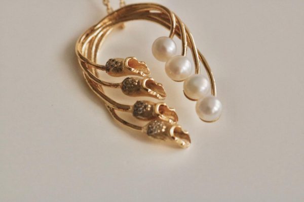 colar cups and pearls colar cups and pearls