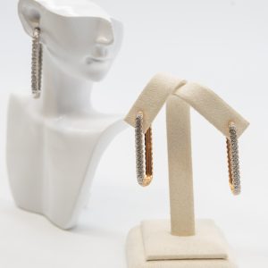 Brincos retos em prata com zircónias