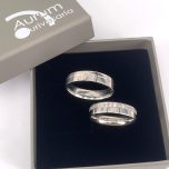 aliança 4 mm c friso e pedras 3